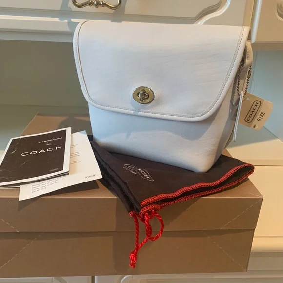 COACH ヴィンテージバッグ Vintage Coach 2way Shoulder Bag Black Leather From Japan